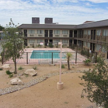 Howard Johnson By Wyndham Odessa Tx Exterior photo