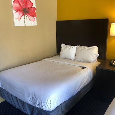 Howard Johnson By Wyndham Odessa Tx Exterior photo