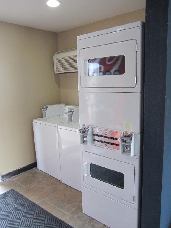 Howard Johnson By Wyndham Odessa Tx Exterior photo