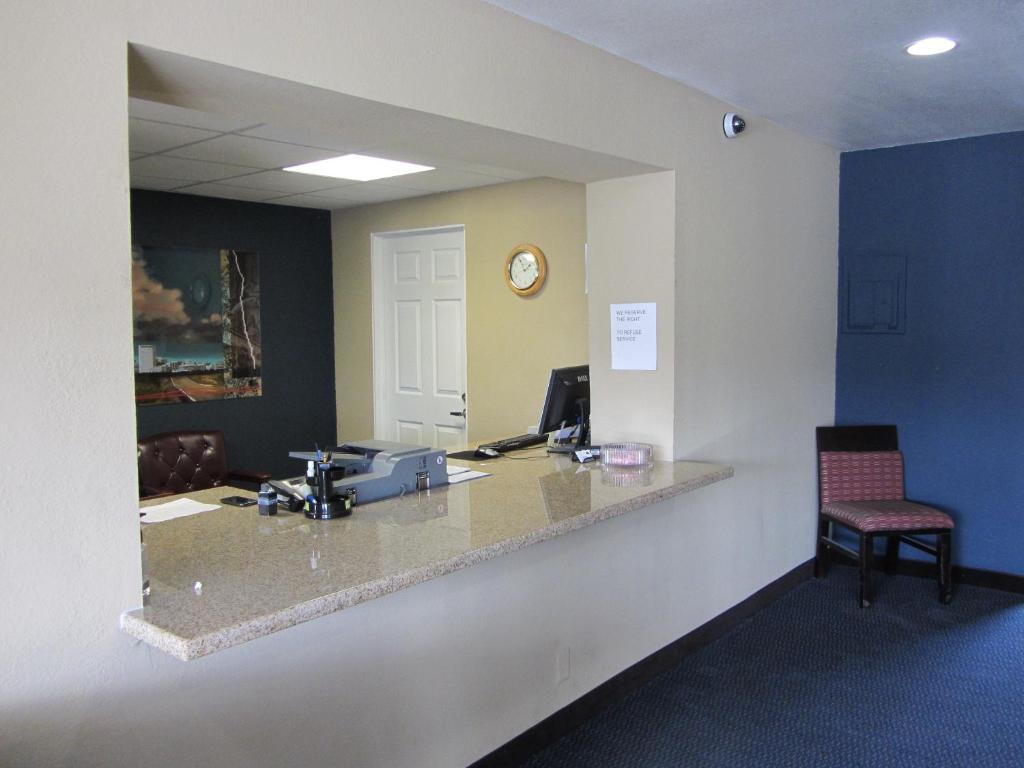 Howard Johnson By Wyndham Odessa Tx Exterior photo