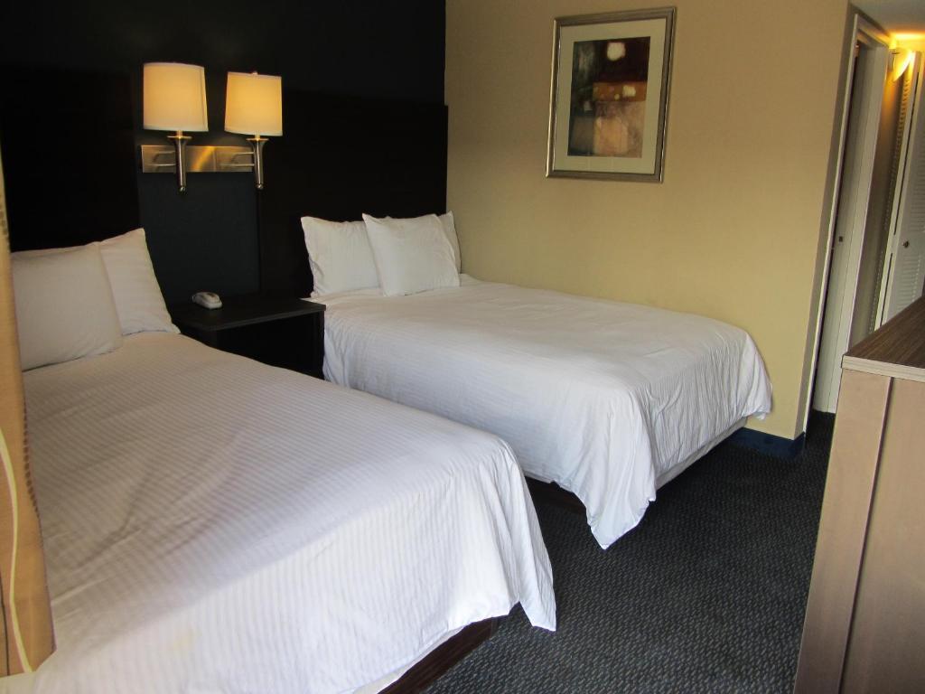 Howard Johnson By Wyndham Odessa Tx Exterior photo