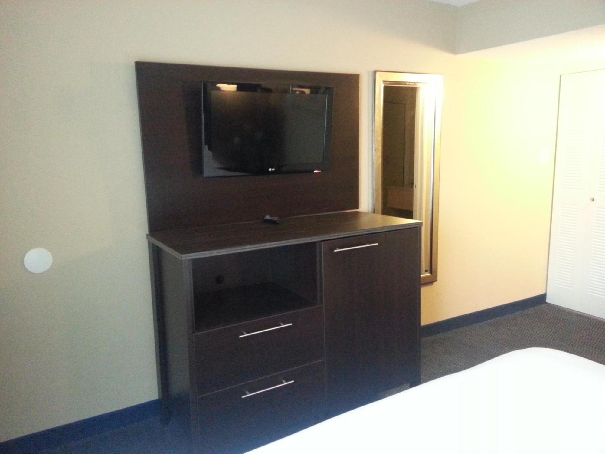 Howard Johnson By Wyndham Odessa Tx Exterior photo