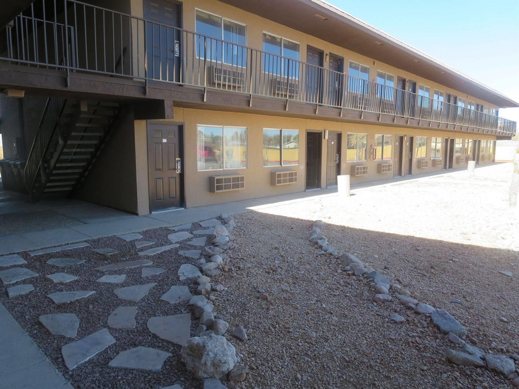 Howard Johnson By Wyndham Odessa Tx Exterior photo